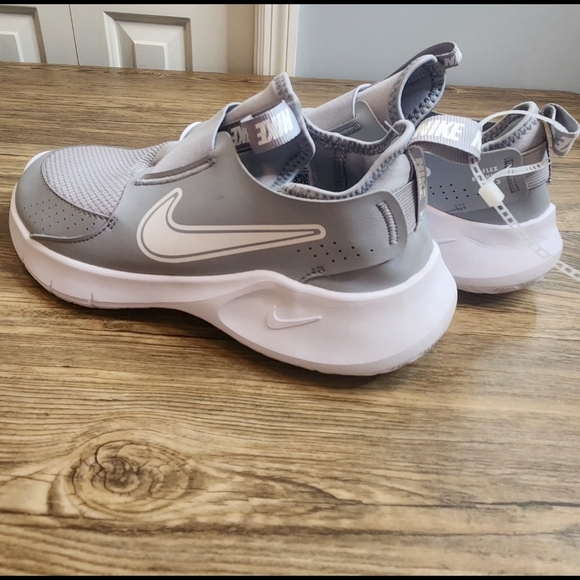 Nike Flex Runner 3 Grey/White FN1294-001. Size 6 Youth and Women's 7.5 or 8. - Picture 2 of 14